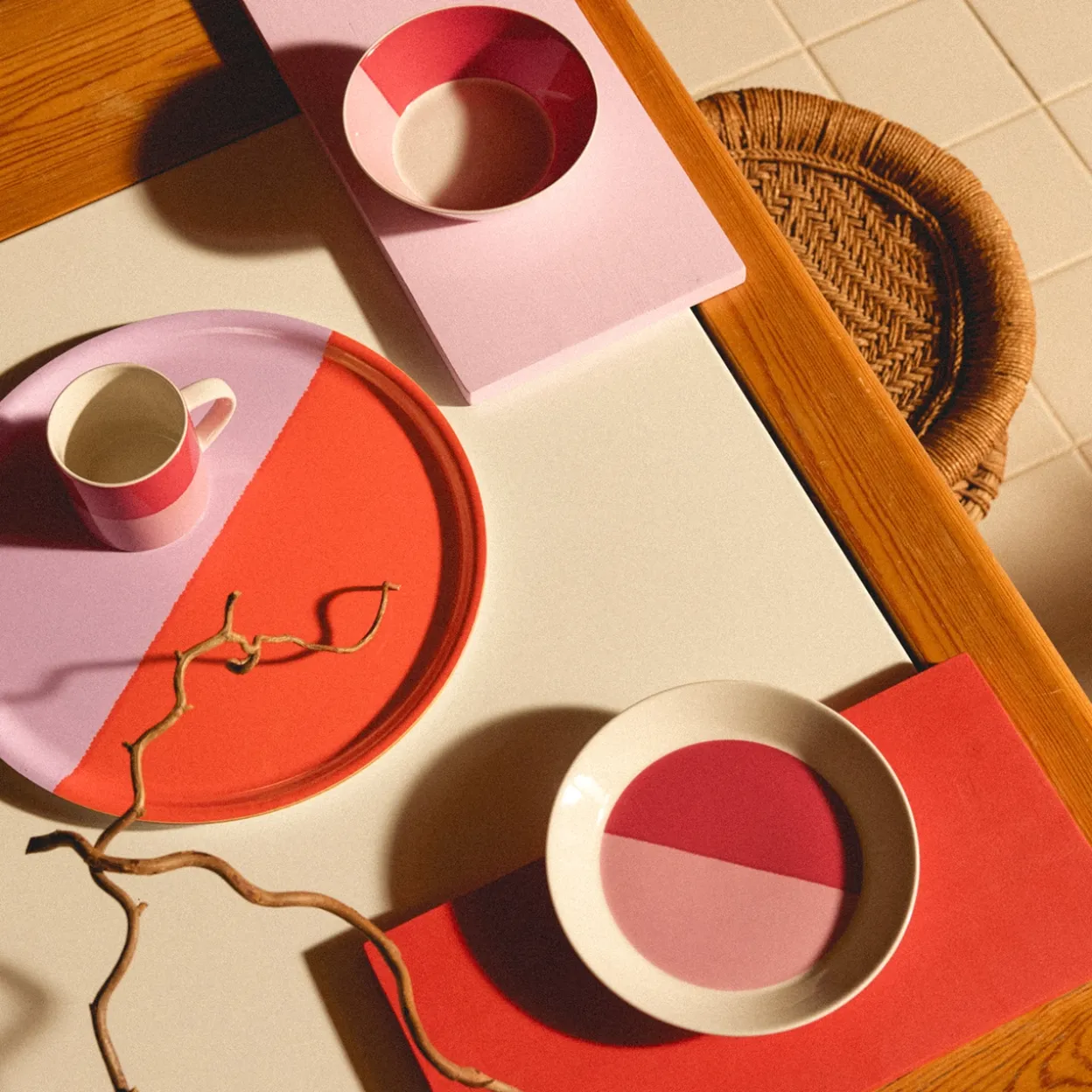 Tarjotin 35cm 2-väri pinkki-punainen