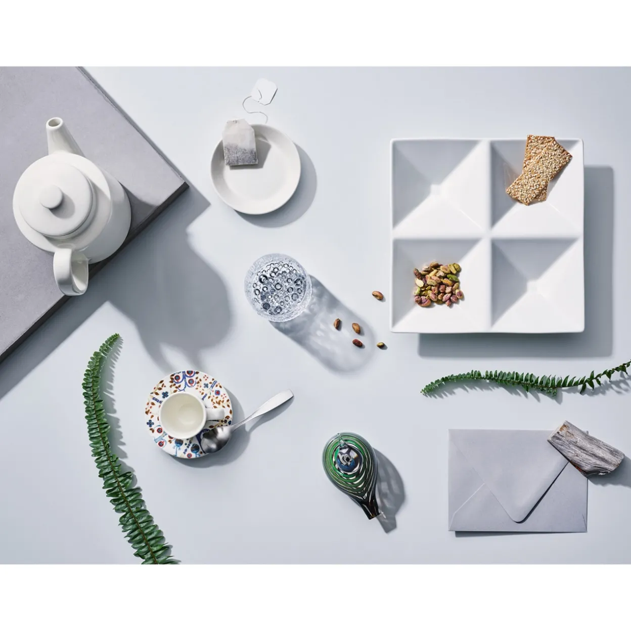 Teekannu 1l valkoinen